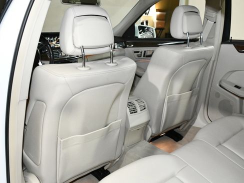 Used 2014 Mercedes-Benz E 350 4MATIC Sedan image 15