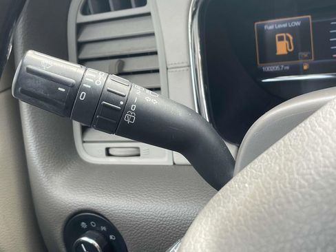 Used 2017 Lincoln Navigator Select image 22