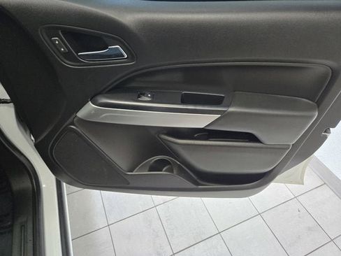 Used 2019 Chevrolet Colorado LT w/ LT Convenience Package image 3