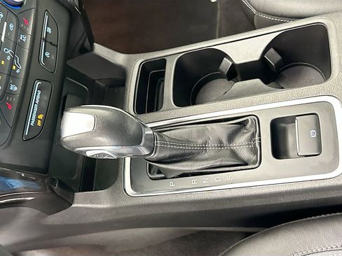 Used 2019 Ford Escape SE image 16