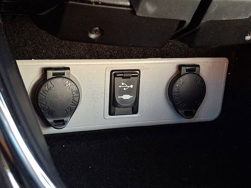 Used 2017 Toyota Avalon XLE image 28