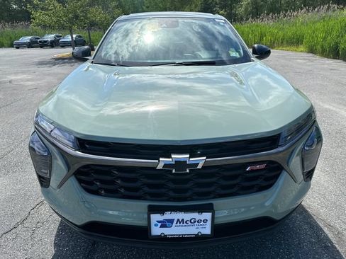 Used 2024 Chevrolet Trax RS FWD image 8