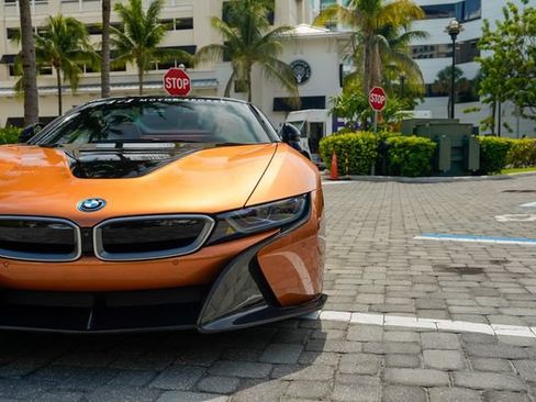 Used 2019 BMW i8 Roadster AWD/4WD image 8