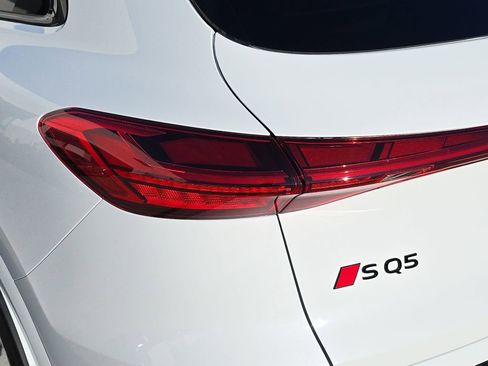 New 2025 Audi SQ5 Prestige image 34