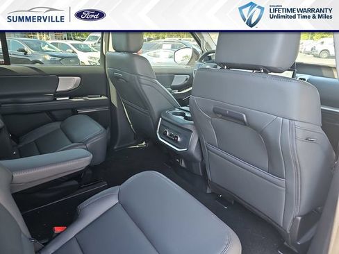 New 2026 Ford Expedition Active RWD image 13