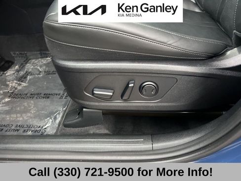 Certified 2025 Kia Sorento S w/ Panoramic Sunroof Package image 29