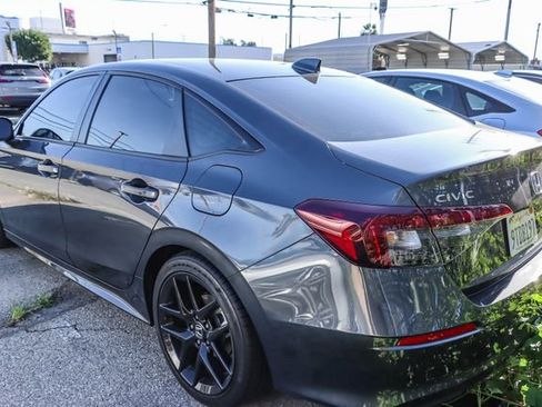 Used 2025 Honda Civic Sport image 6