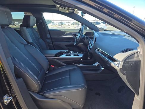Used 2024 Cadillac Lyriq Tech AWD/4WD image 5