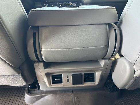 Used 2023 Chevrolet Silverado 1500 LT AWD/4WD image 17