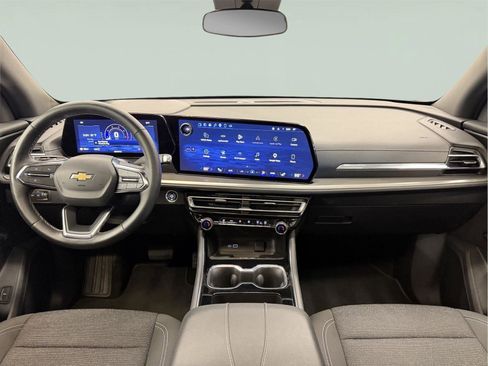 Used 2025 Chevrolet Traverse LT w/ Sun and Wheel Package AWD/4WD image 37