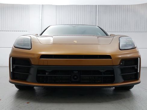 Used 2024 Porsche Panamera 4 image 10