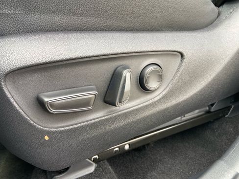 Used 2025 Toyota Grand Highlander AWD image 11