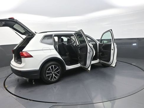 Used 2021 Volkswagen Tiguan SE AWD/4WD image 35