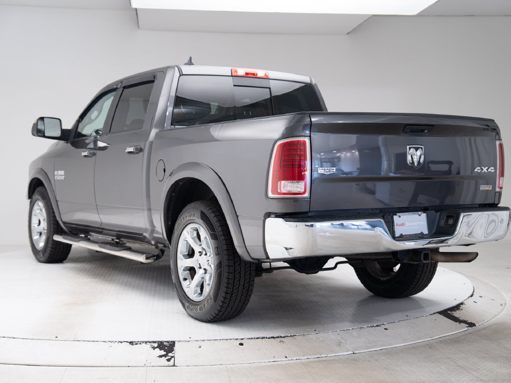 Used 2018 RAM 1500 Laramie w/ Convenience Group AWD/4WD image 3