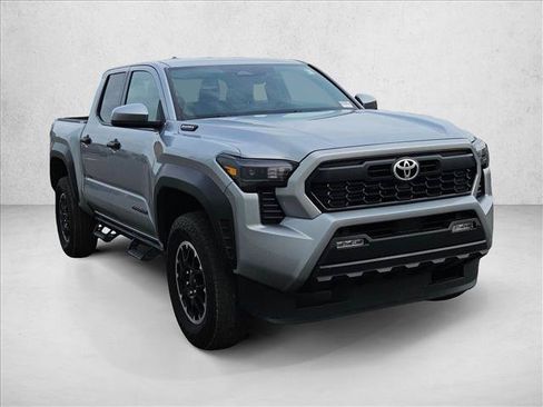 Used 2025 Toyota Tacoma TRD Off-Road AWD/4WD image 3
