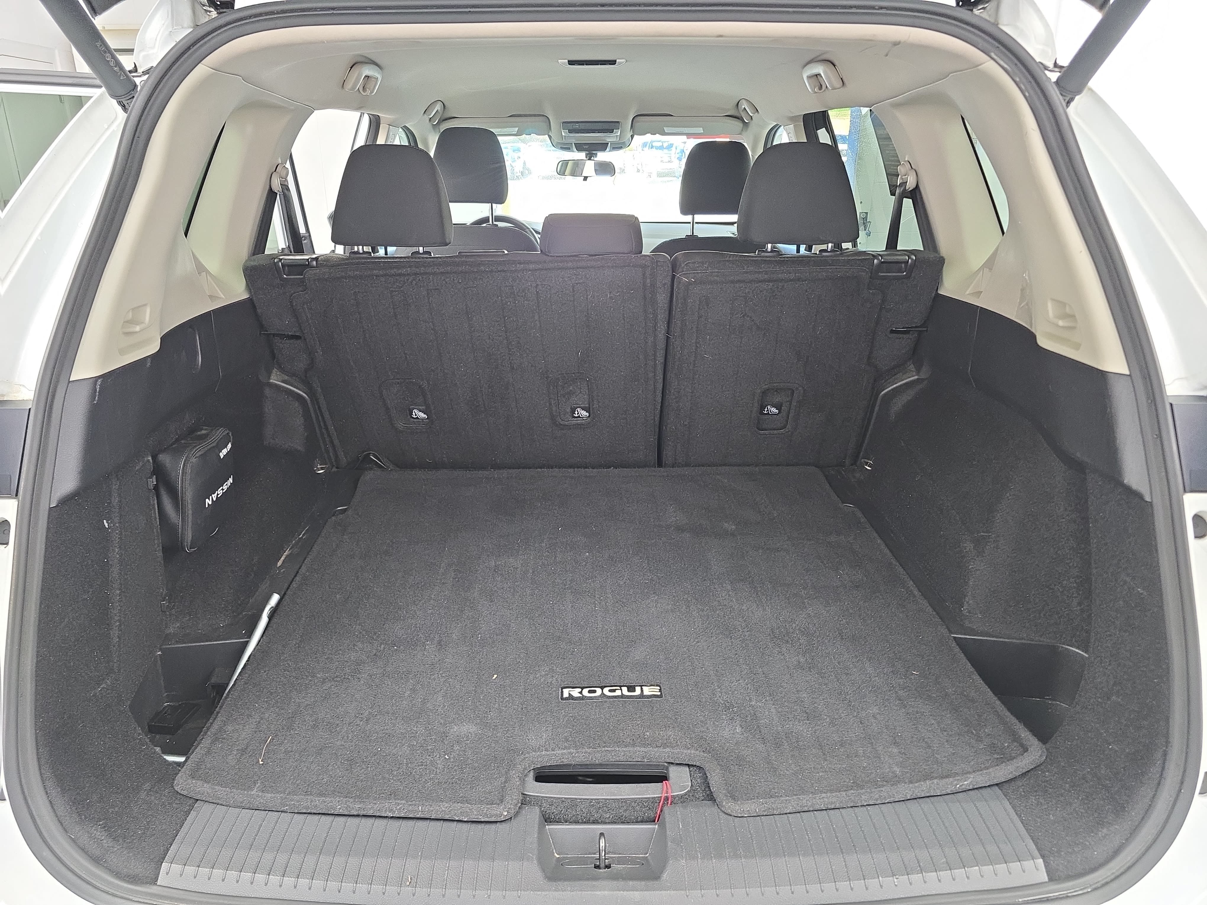 Certified 2025 Nissan Rogue SV FWD image 12