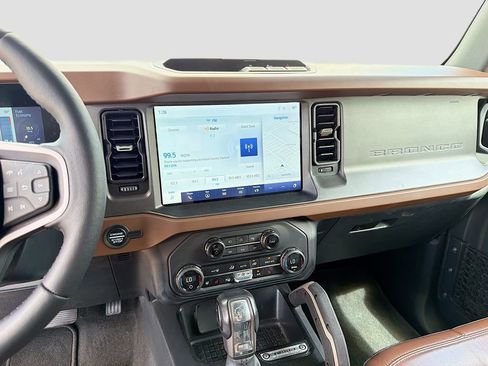 Used 2024 Ford Bronco Outer Banks image 31