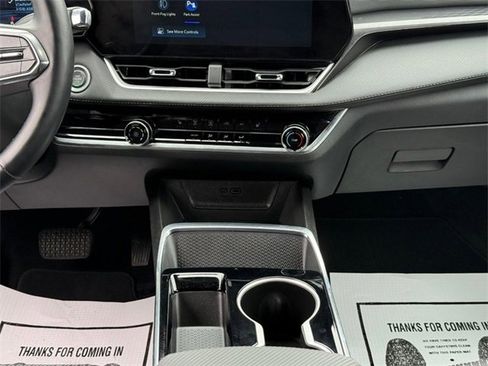 Used 2025 Chevrolet Equinox LT w/ Safety and Technology Package image 14