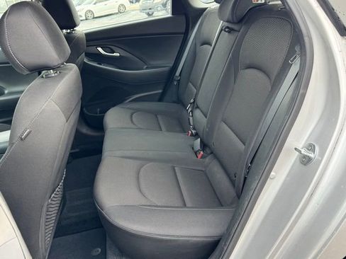 Used 2018 Hyundai Elantra GT image 17