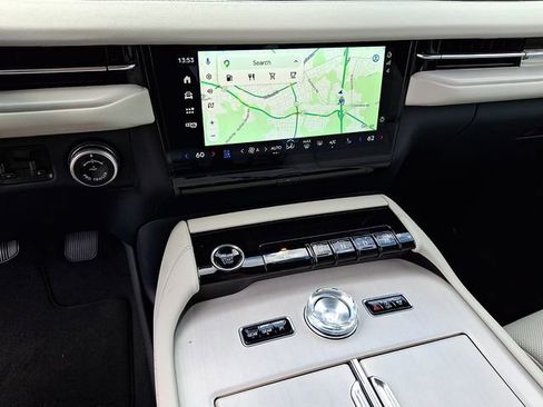 New 2026 Lincoln Navigator L Premier AWD/4WD image 9
