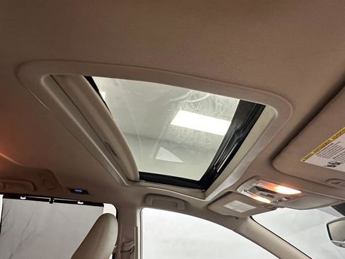 Used 2018 Toyota Sienna XLE w/ XLE Navigation Package image 24