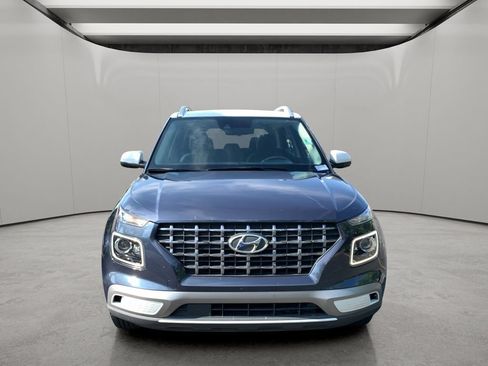 Certified 2022 Hyundai Venue Limited FWD image 8