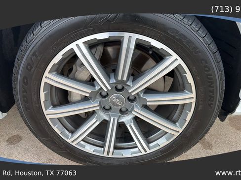 Used 2018 Audi Q7 3.0T Prestige AWD/4WD image 12