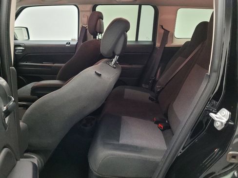 Used 2017 Jeep Patriot Latitude FWD image 18