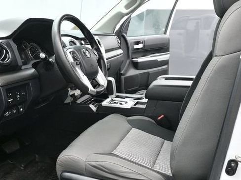 Used 2017 Toyota Tundra SR5 w/ SR5 Upgrade Package AWD/4WD image 22