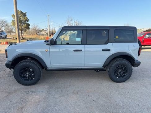 New 2026 Ford Bronco Badlands image 4