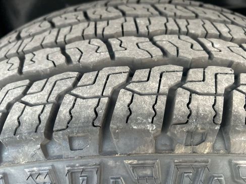 Used 2025 GMC Canyon AT4 image 15