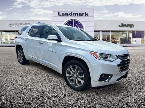 Used 2019 Chevrolet Traverse Premier w/ Driver Confidence II Package FWD image 22