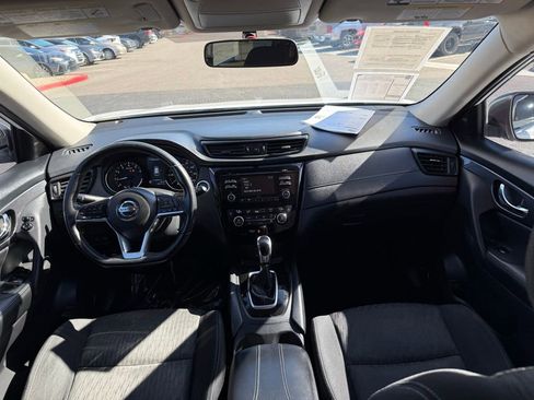 Used 2017 Nissan Rogue SV image 17