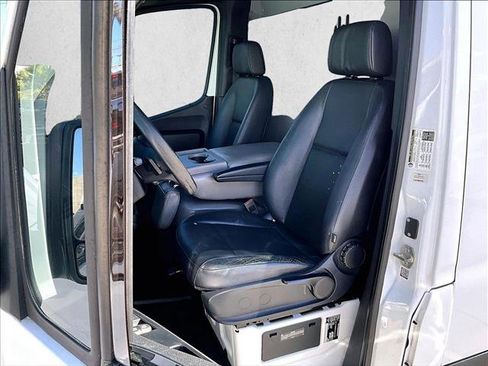 Used 2020 Mercedes-Benz Sprinter 2500 image 26