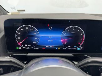 Used 2025 Mercedes-Benz GLA 250 video 2