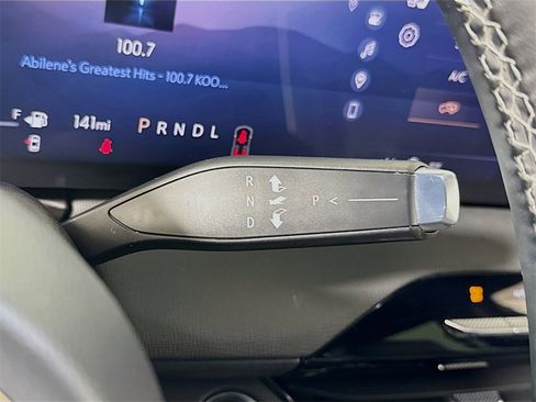 Used 2025 Buick Enclave Preferred image 15