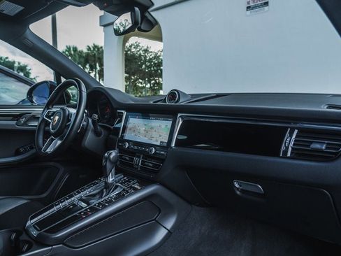 Used 2020 Porsche Macan image 28