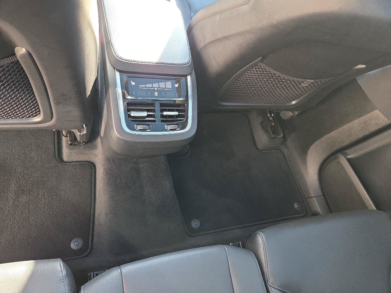 Used 2023 Volvo XC90 B5 Core AWD/4WD image 20