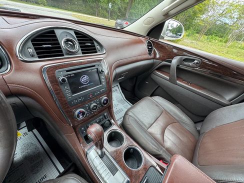 Used 2014 Buick Enclave Leather w/ Trailering Provision Package FWD image 18