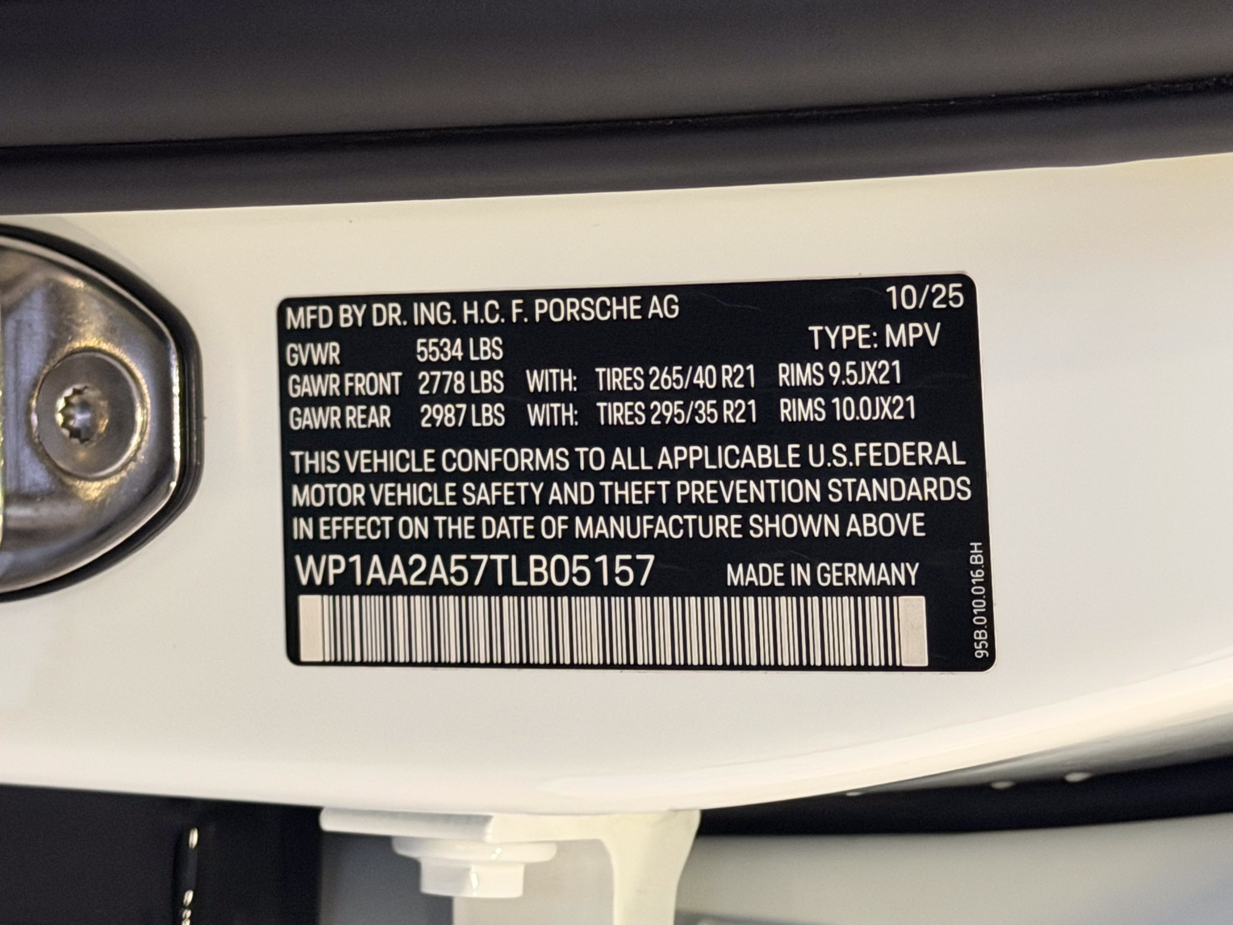 Certified 2026 Porsche Macan Turbo AWD/4WD image 26
