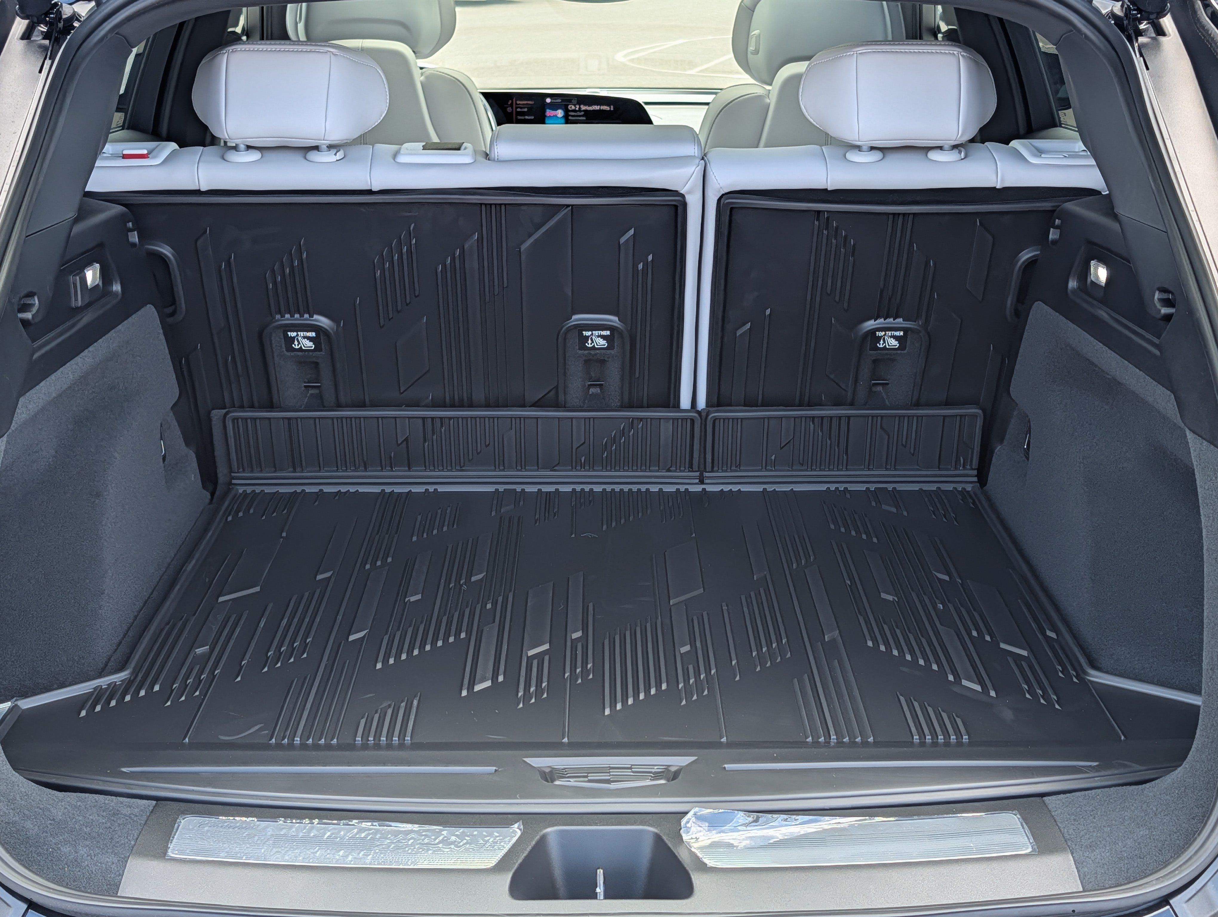 Used 2026 Cadillac Lyriq Luxury w/ LPO, Floor Liner Package AWD/4WD image 16