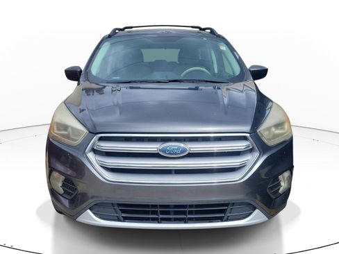 Used 2017 Ford Escape SE w/ Equipment Group 201A FWD image 2