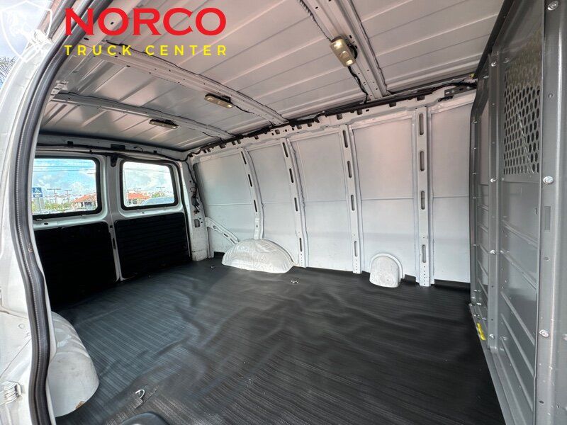 Used 2021 Chevrolet Express 2500 w/ Driver Convenience Package RWD image 3