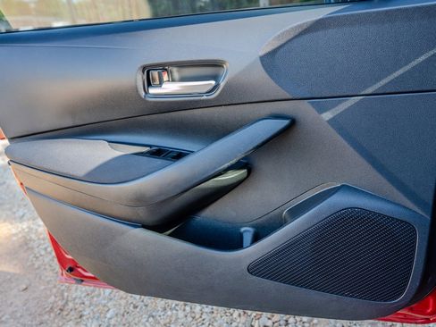 Used 2020 Toyota Corolla LE image 25