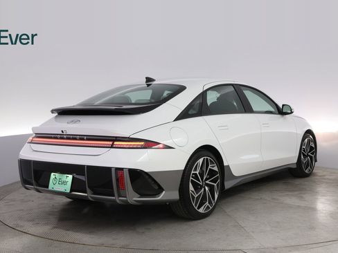 Used 2024 Hyundai Ioniq 6 SEL image 3