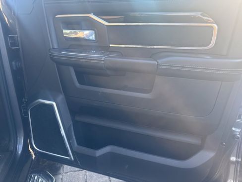 Used 2022 RAM 3500 Laramie w/ Night Edition image 32