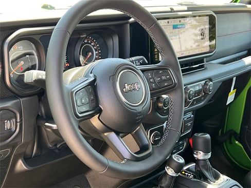 New 2025 Jeep Gladiator Rubicon w/ Convenience Group image 17