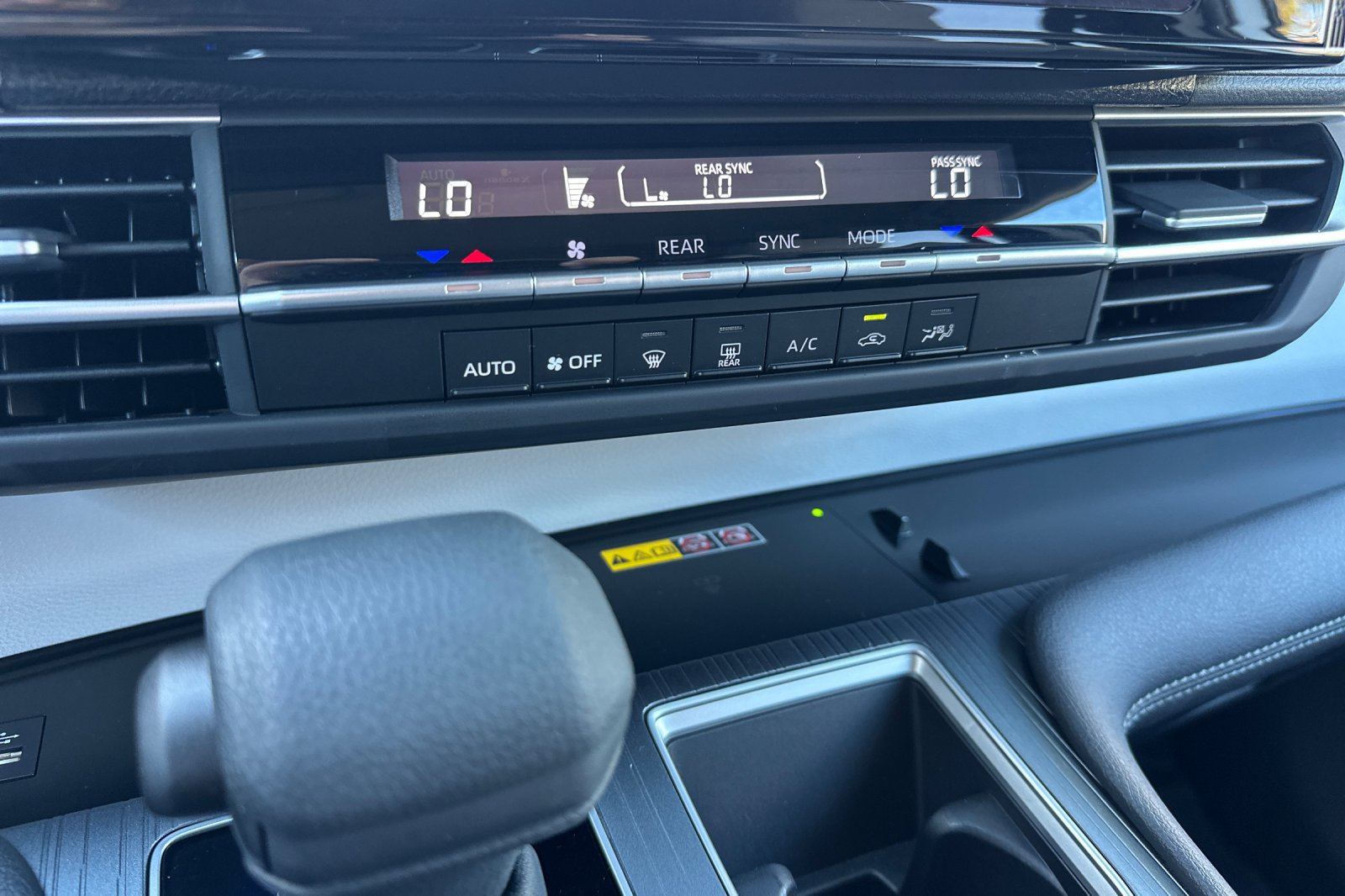 Certified 2026 Toyota Sienna LE FWD image 30