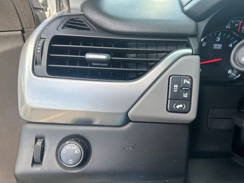 Used 2015 Chevrolet Suburban LT image 15