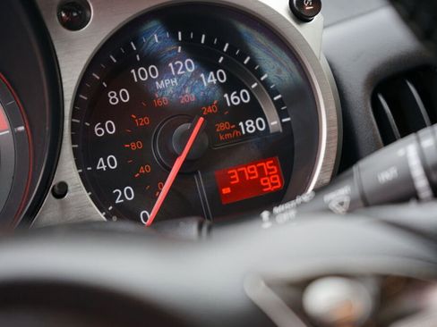 Used 2016 Nissan 370Z Coupe image 16